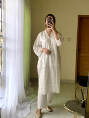 White 2PC - Exclusive Lawn With Fine Stitch Boring Embroidery